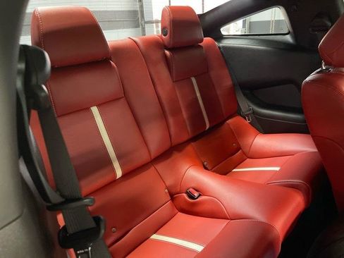 Used 2013 Ford Mustang GT Premium image 33