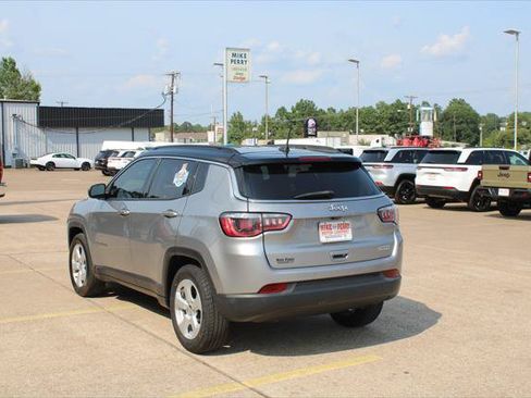 Certified 2020 Jeep Compass Latitude w/ Safety & Security Group FWD image 9