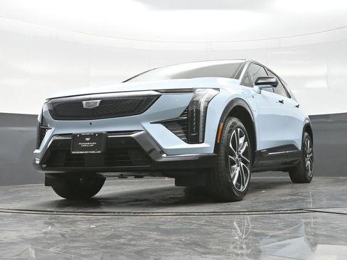 New 2026 Cadillac Optiq Sport 1 image 40
