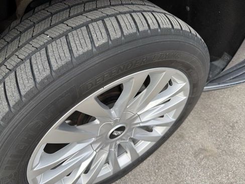 Used 2017 GMC Yukon XL SLT w/ Open Road Package image 7