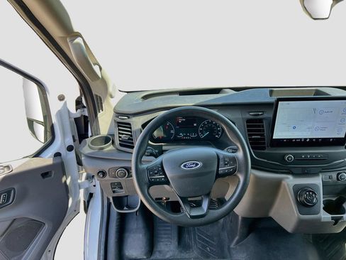 Used 2022 Ford E-Transit 148 High Roof Extended RWD image 21