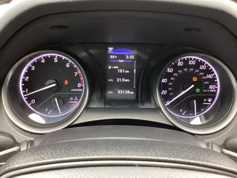Used 2022 Toyota Camry SE FWD image 21