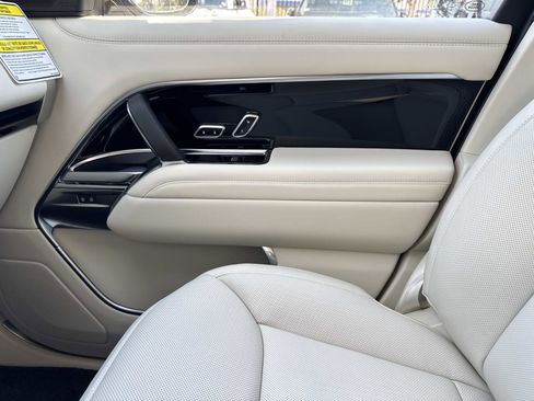 New 2026 Land Rover Range Rover Long Wheelbase SE image 24