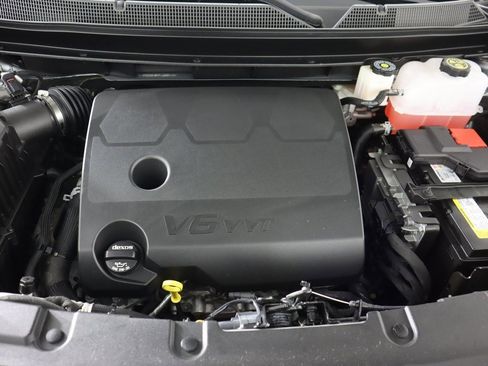 Used 2023 Chevrolet Traverse LT image 20