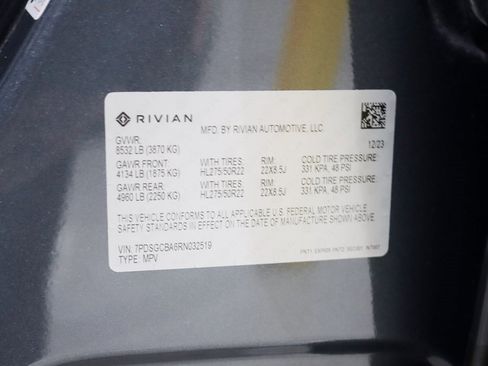 Used 2024 Rivian R1S Adventure image 40