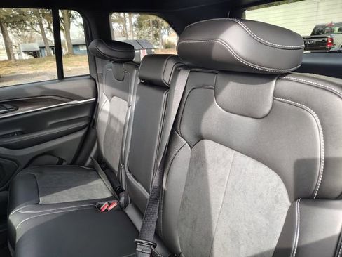 New 2026 Jeep Grand Cherokee Altitude AWD/4WD image 30