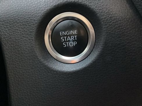 Used 2025 Toyota Corolla SE FWD image 17
