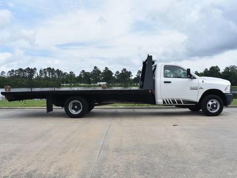 Used 2014 RAM 3500 Tradesman w/ Power & Remote Entry Group image 3