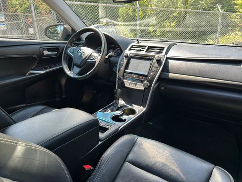 Used 2015 Toyota Camry XLE w/ Moonroof Package FWD image 17