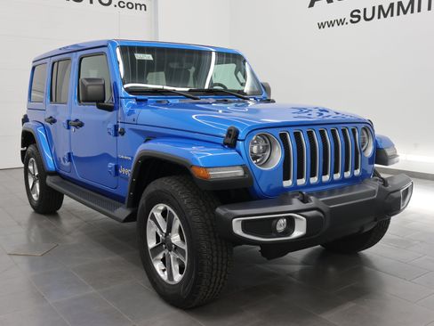Used 2022 Jeep Wrangler Unlimited Sahara w/ LED Lighting Group AWD/4WD image 2