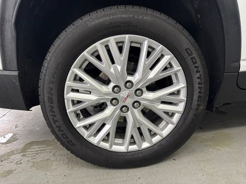 Used 2026 GMC Acadia Elevation w/ Elevation Premium Package FWD image 24