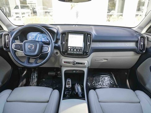 Used 2026 Volvo XC40 B5 Plus AWD/4WD image 13