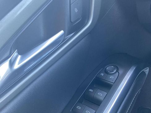 Used 2025 Chevrolet Traverse LT FWD image 18