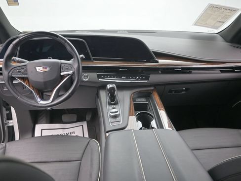 Used 2023 Cadillac Escalade Premium Luxury RWD image 17