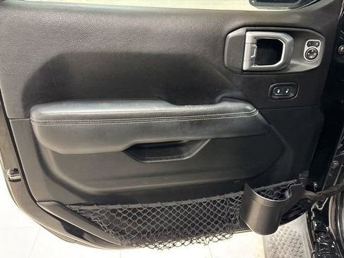 Used 2020 Jeep Wrangler Unlimited Sahara AWD/4WD image 19