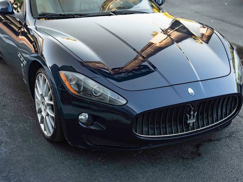 Used 2011 Maserati GranTurismo Convertible RWD image 4
