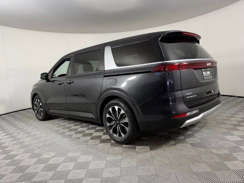 Used 2024 Kia Carnival EX FWD image 10