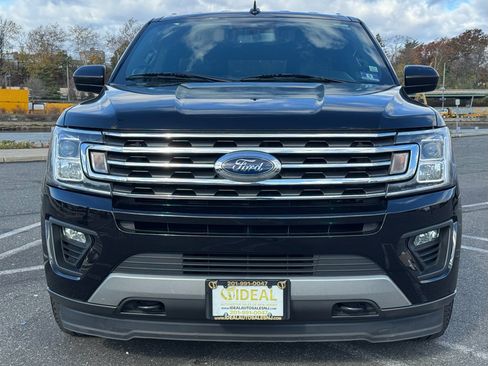Used 2021 Ford Expedition Max XLT image 2