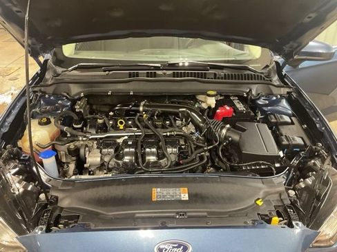 Used 2019 Ford Fusion SE AWD/4WD image 28
