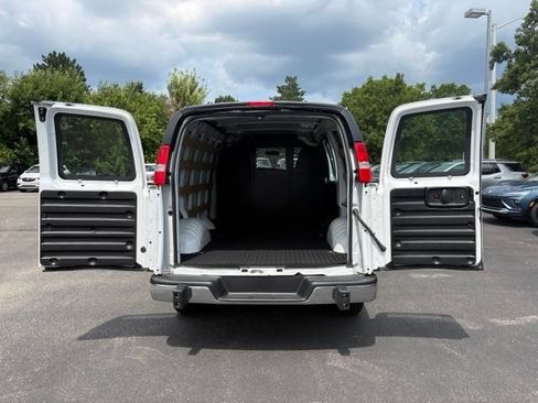 Used 2025 Chevrolet Express 2500 w/ Driver Convenience Package RWD image 7
