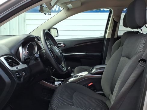 Used 2017 Dodge Journey SE FWD image 8
