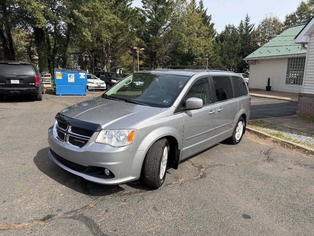 Used 2013 Dodge Grand Caravan Crew w/ Driver Convenience Group FWD image 3