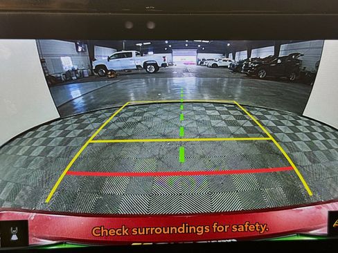 Used 2025 Toyota Camry SE image 18