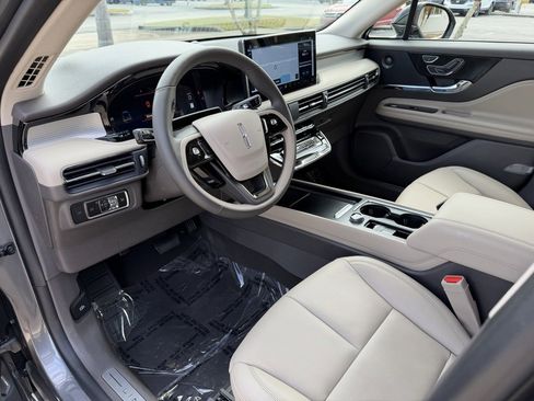 Used 2024 Lincoln Corsair Premiere w/ Equipment Group 102A image 11