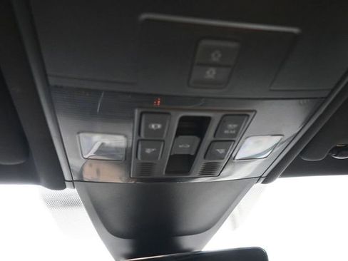 Used 2022 Volkswagen Tiguan SE R-Line image 19