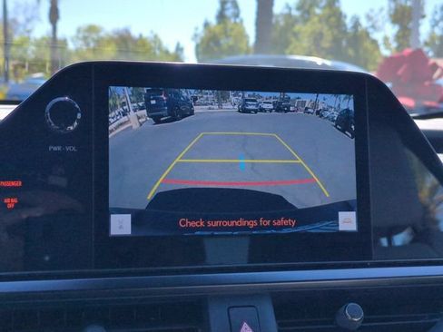 Used 2023 Lexus UX 250h FWD image 22