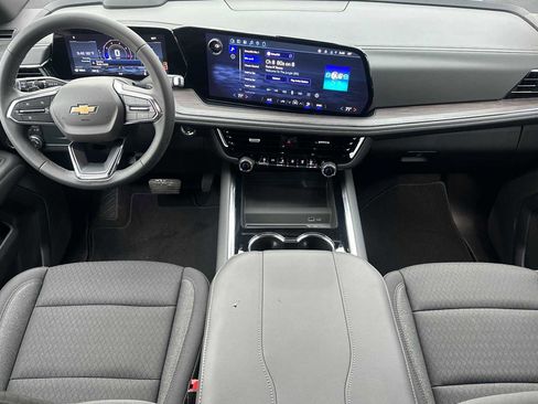 New 2026 Chevrolet Suburban LS image 12