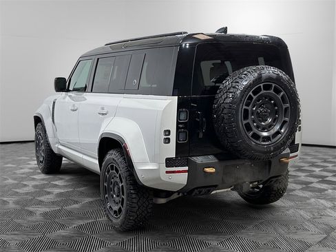New 2026 Land Rover Defender 110 image 2