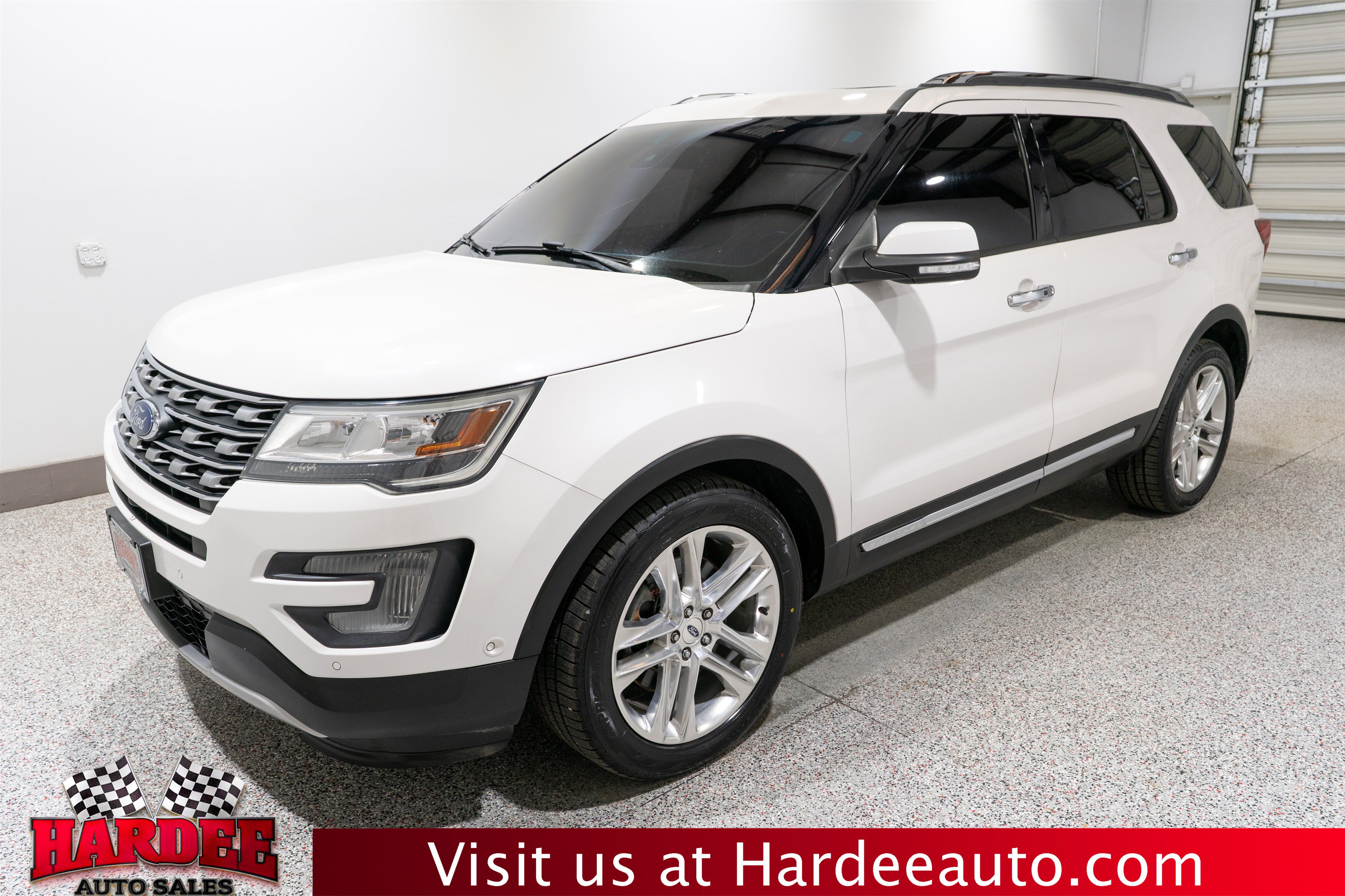 Used 2017 Ford Explorer Limited w/ Equipment Group 301A FWD image 2