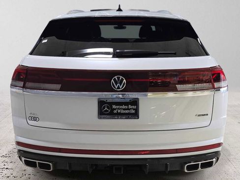Used 2024 Volkswagen Atlas Cross Sport SEL R-Line AWD/4WD image 4