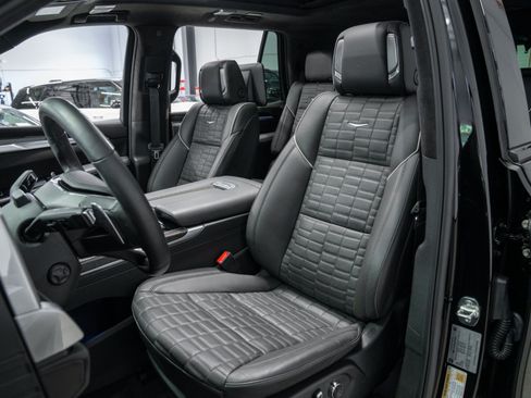 Used 2025 Cadillac Escalade V w/ LPO, ONYX Package AWD/4WD image 21