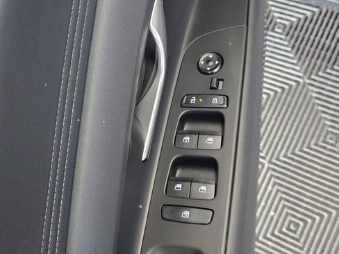 New 2026 Hyundai Elantra Limited FWD image 19