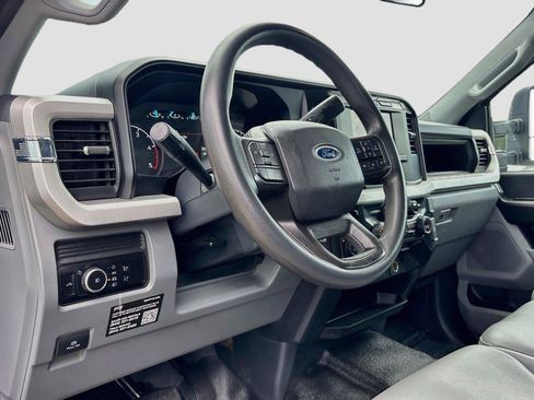 Used 2023 Ford F250 XL w/ FX4 Off-Road Package AWD/4WD image 9