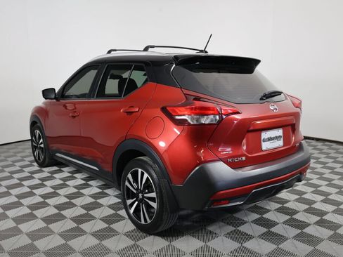 Used 2019 Nissan Kicks SR w/ SR Premium Package FWD image 4