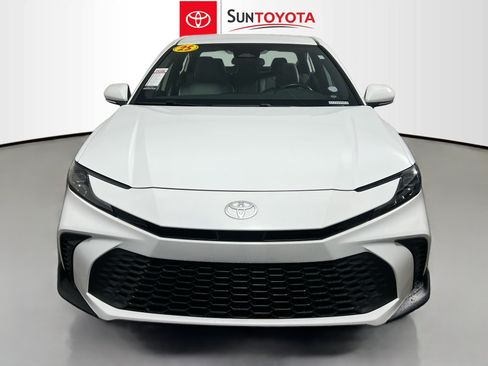 Used 2025 Toyota Camry SE FWD image 10