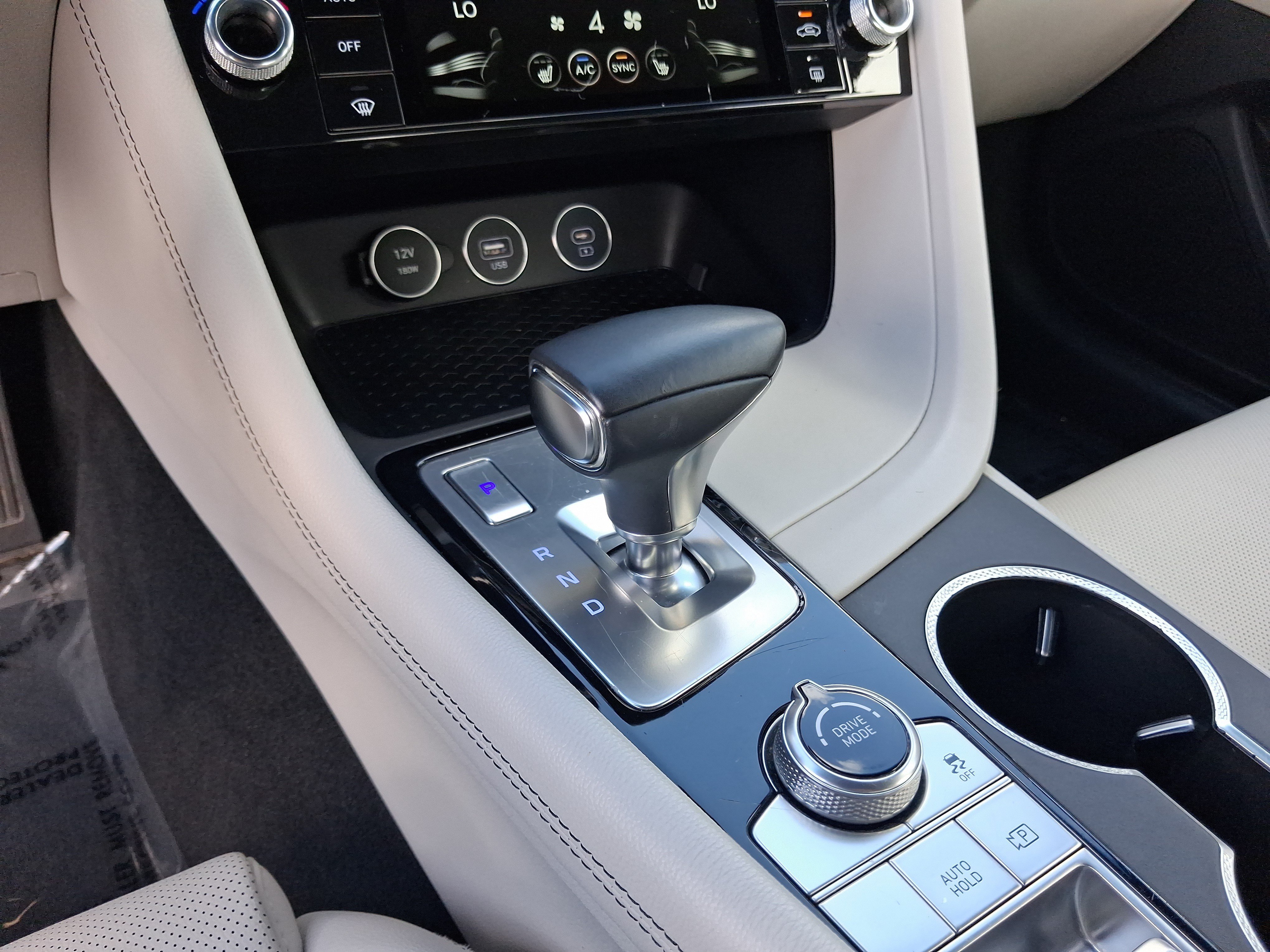 Used 2025 Genesis G70 2.5T RWD image 15