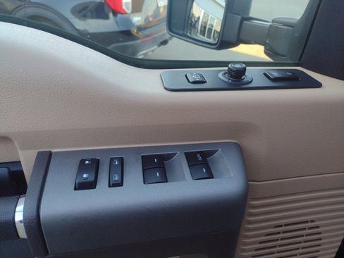 Used 2012 Ford F350 Lariat w/ Lariat Interior Pkg image 20