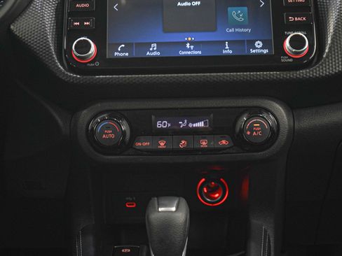 Used 2022 Nissan Kicks SV FWD image 17