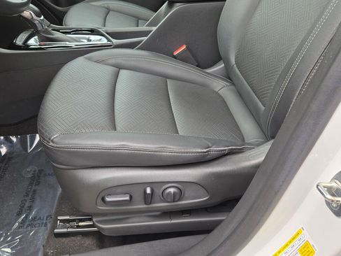 Used 2022 Buick Encore GX Essence w/ Experience Buick Package image 23