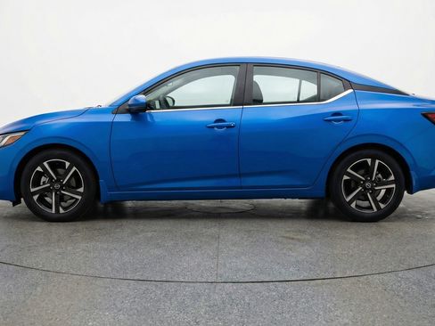 Used 2025 Nissan Sentra SV image 5