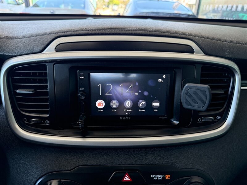 Used 2017 Kia Sorento FWD image 28