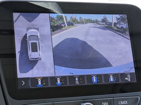 Used 2021 Chevrolet Equinox Premier FWD image 19