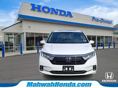 Used 2024 Honda Odyssey Touring image 2