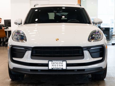 Used 2022 Porsche Macan w/ Premium Package Plus AWD/4WD image 2