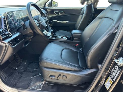 Certified 2025 Kia Sportage EX w/ Premium Package AWD/4WD image 9