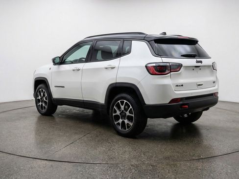 Used 2025 Jeep Compass Trailhawk AWD/4WD image 6